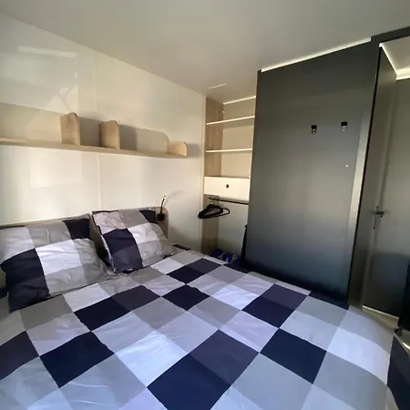 مكان تخييم Mobil 4 Etoiles Fréjus
